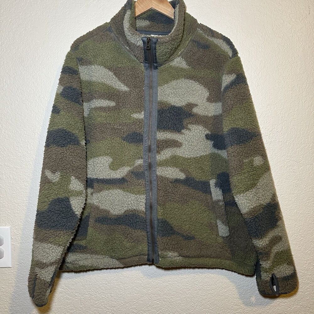 Old Navy Womens XL Sherpa Fleece Camo Full Zip‎ Thumb Holes Sweater Cozy Soft